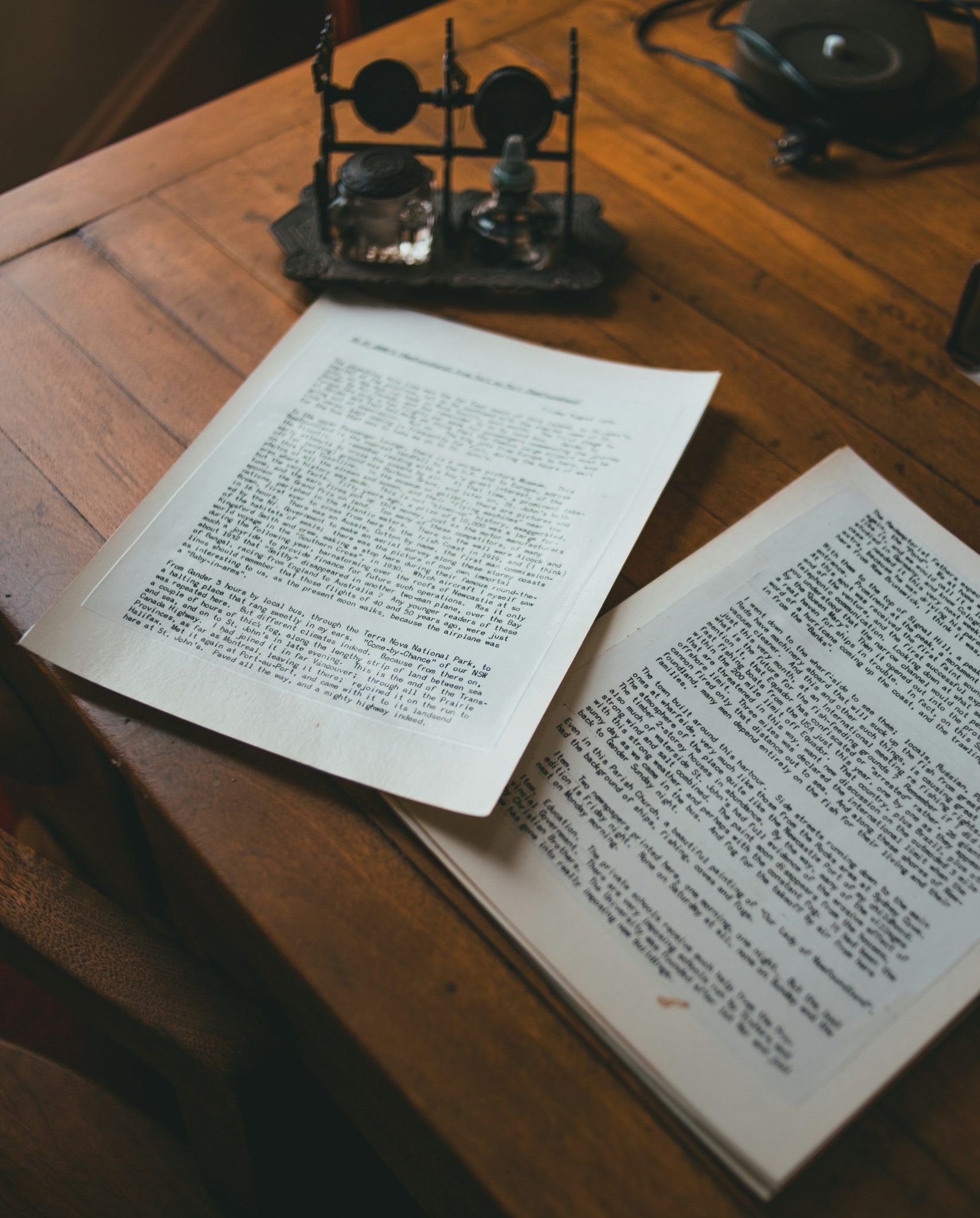 California probate process illustrated by estate planning documents on a desk